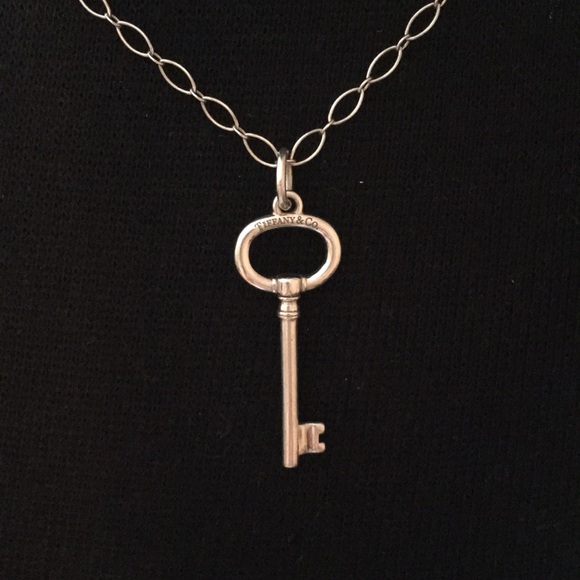 Tiffany & Co. authentic key necklace 💙 - Picture 4 of 6